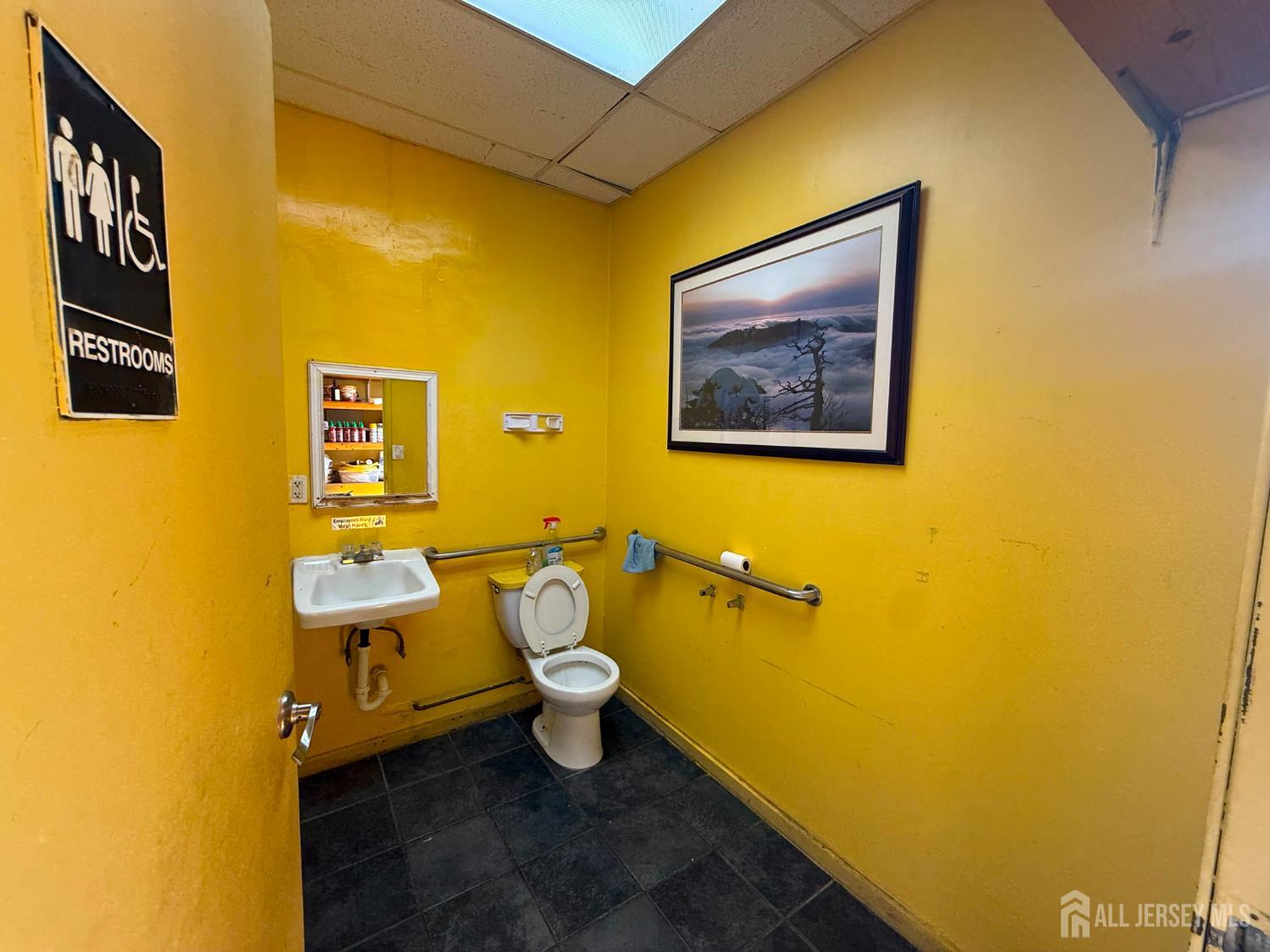 Listing photo 7