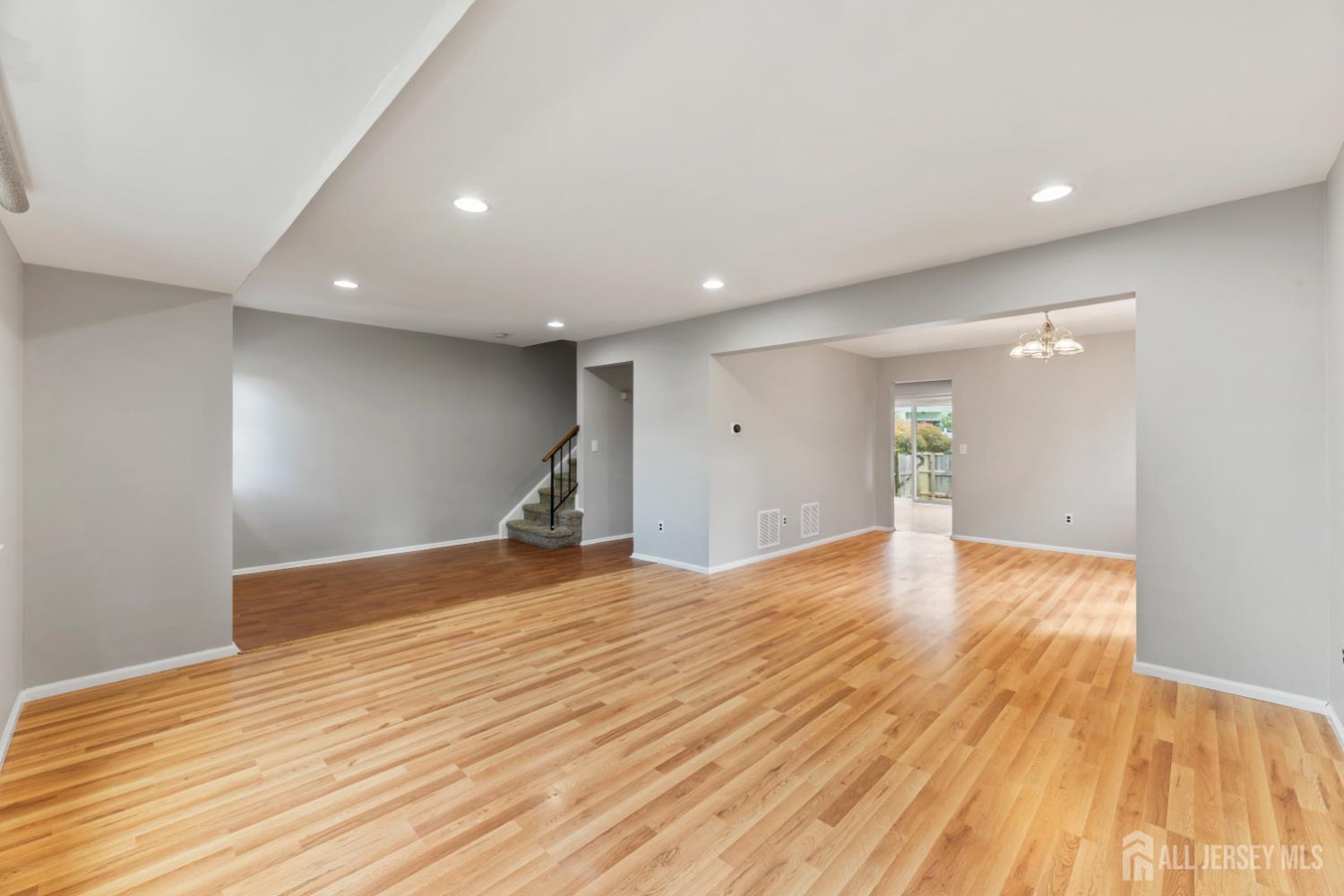 Listing Photo 5 - Condo for sale in building located at 102 Benjamin Ct, Dayton, NJ 08810