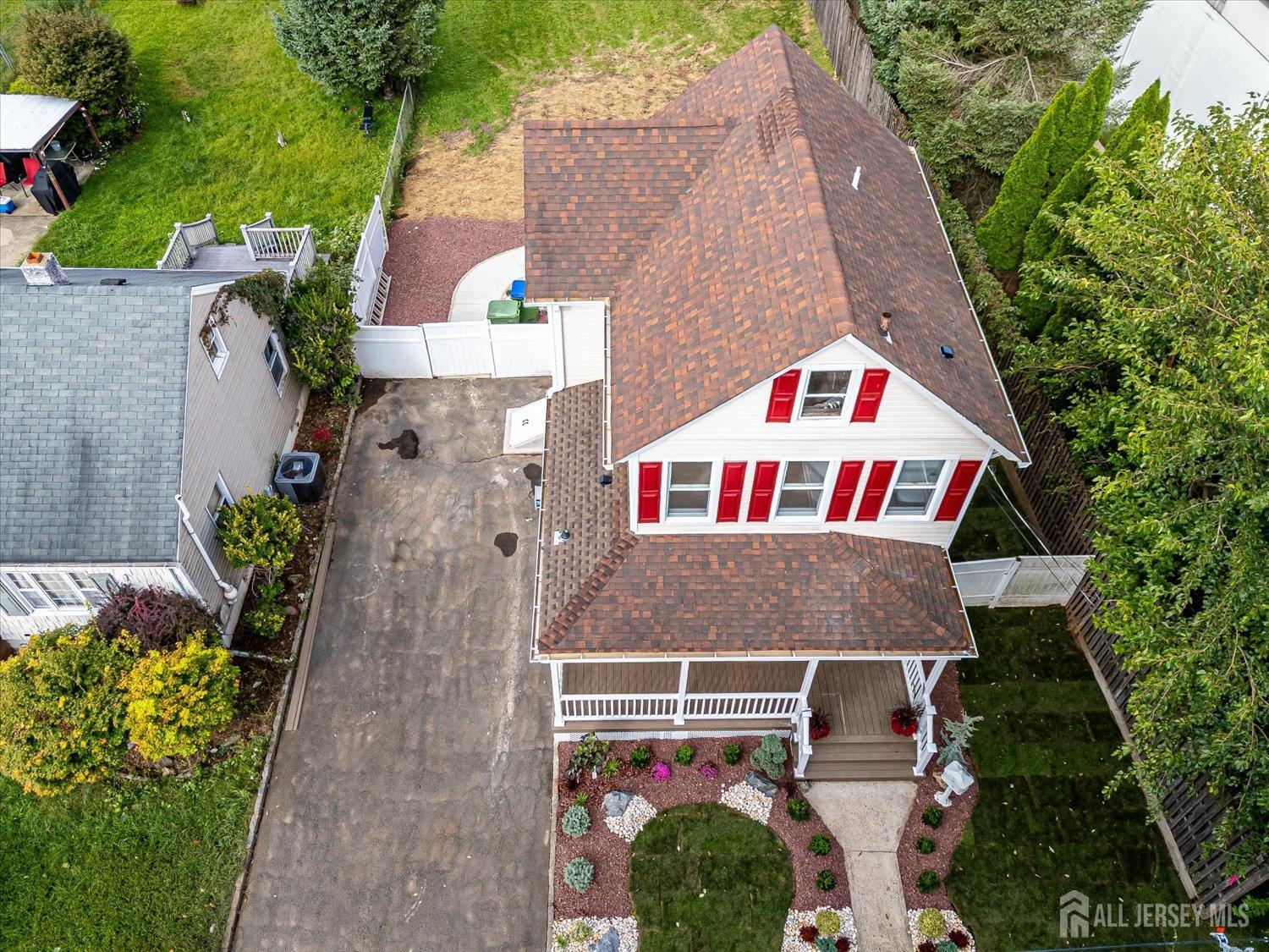 Photo 4 of Single family home for sale at 8 Fox Rd, Edison, NJ 08817 | MLS# 2704635R | Listing updated on 2026-10-07