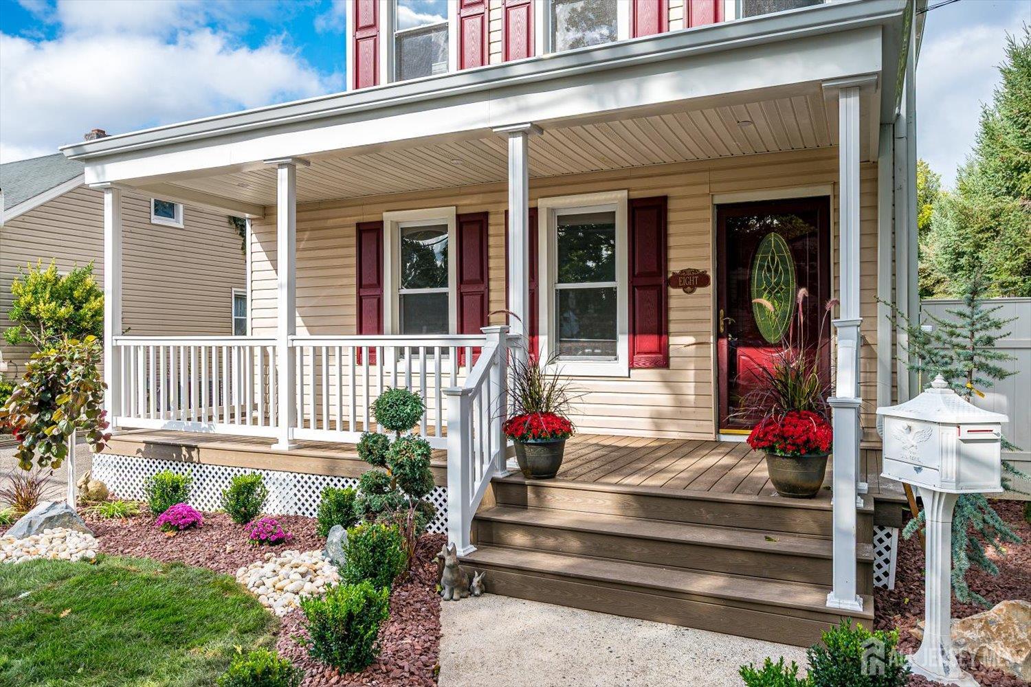 Photo 3 of Single family home for sale at 8 Fox Rd, Edison, NJ 08817 | MLS# 2704635R | Listing updated on 2026-10-07