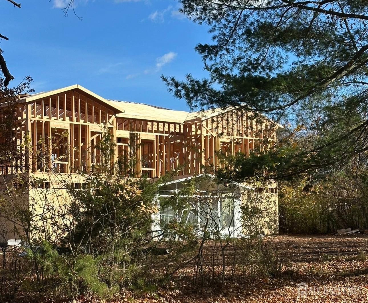 Photo 2 of Single family home for sale at 3 Tyne Ct, Kendall Park, NJ 08824 | MLS# 2617882R | Listing updated on 2026-09-29