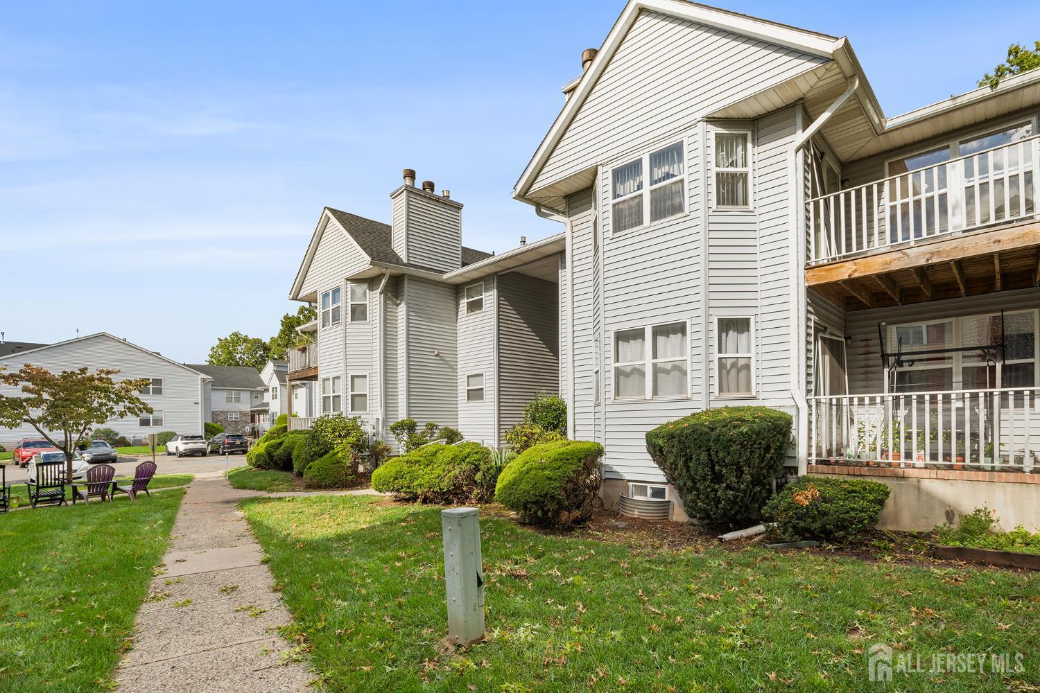 Photo 2 of Townhouse for sale at 400 Keswick Dr, Piscataway, NJ 08854 | MLS# 2705350R | Listing updated on 2026-10-01