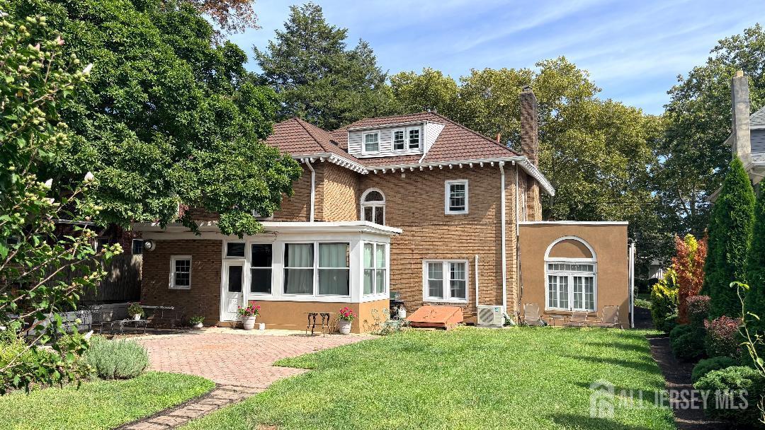 Photo 2 of Single family home for sale at 129 High St, Perth Amboy, NJ 08861 | MLS# 2704085R | Listing updated on 2026-10-02