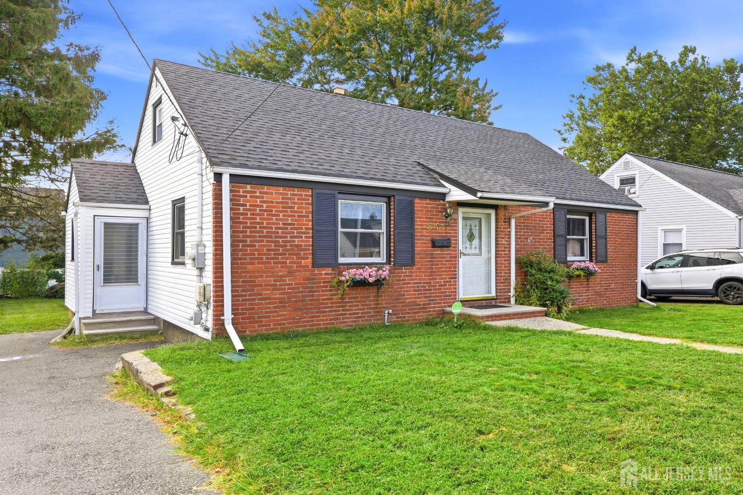211 Martin Avenue, Clifton, 07012, NJ