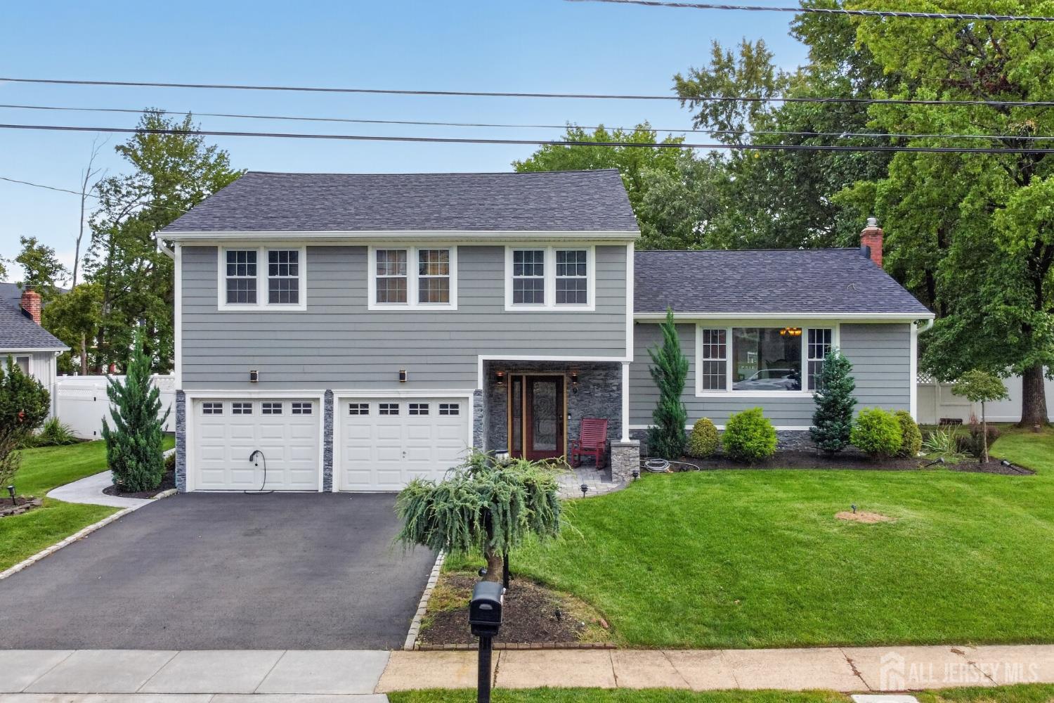 Photo 1 of Single family home for sale at 9 Nightingale St, Edison, NJ 08820 | MLS# 2705271R | Listing updated on 2026-10-05