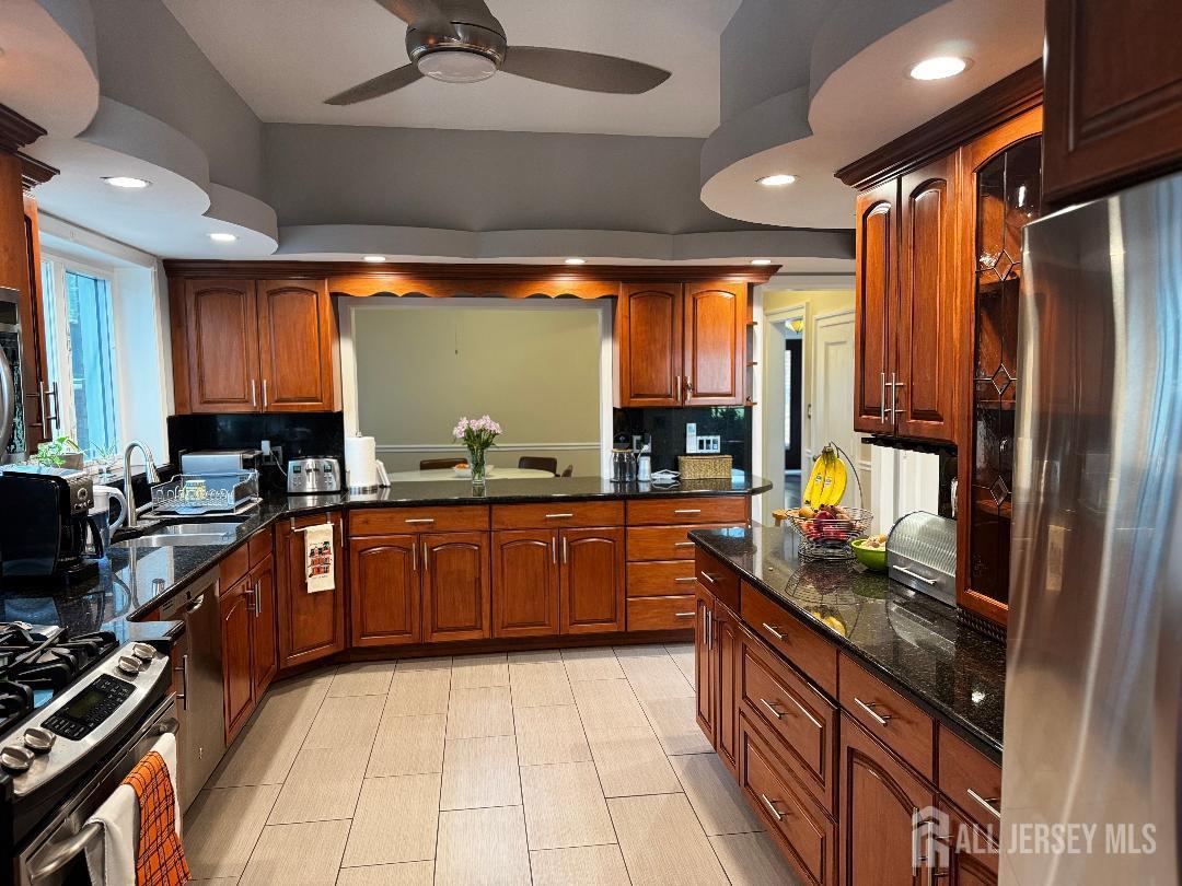 Photo 4 of Single family home for sale at 129 High St, Perth Amboy, NJ 08861 | MLS# 2704085R | Listing updated on 2026-10-02