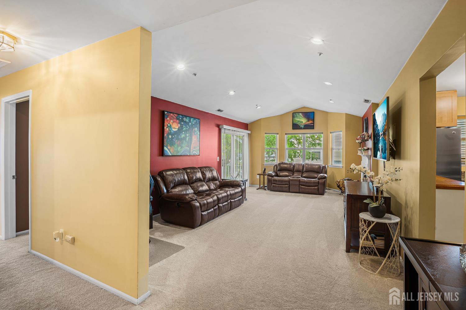 Photo 3 of Townhouse for sale at 400 Keswick Dr, Piscataway, NJ 08854 | MLS# 2705350R | Listing updated on 2026-10-01