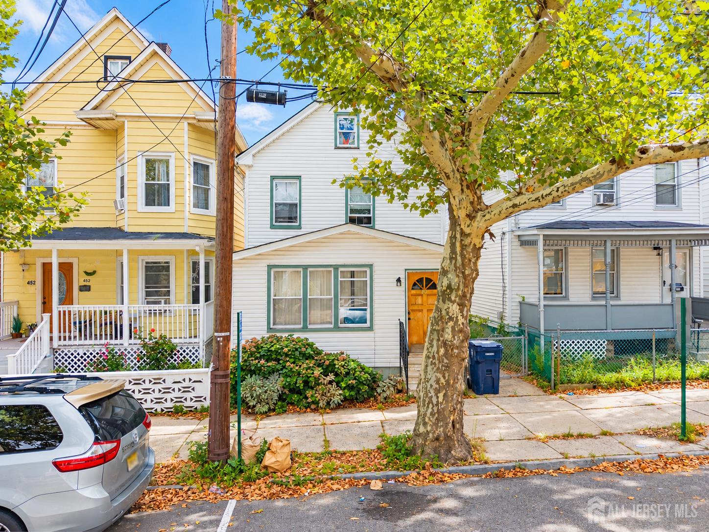 Photo 2 of Single family home for sale at 450 Mechanic St, Perth Amboy, NJ 08861 | MLS# 2705472R | Listing updated on 2026-10-01