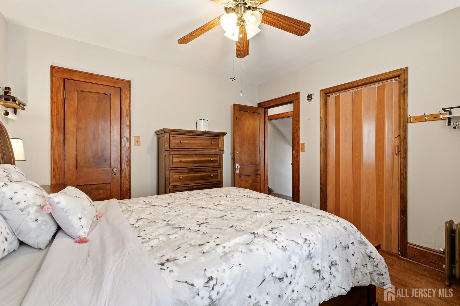 Photo 4 of Single family home for sale at 958 Carteret Ave, Union Twp, NJ 07083 | MLS# 2705369R | Listing updated on 2026-10-01