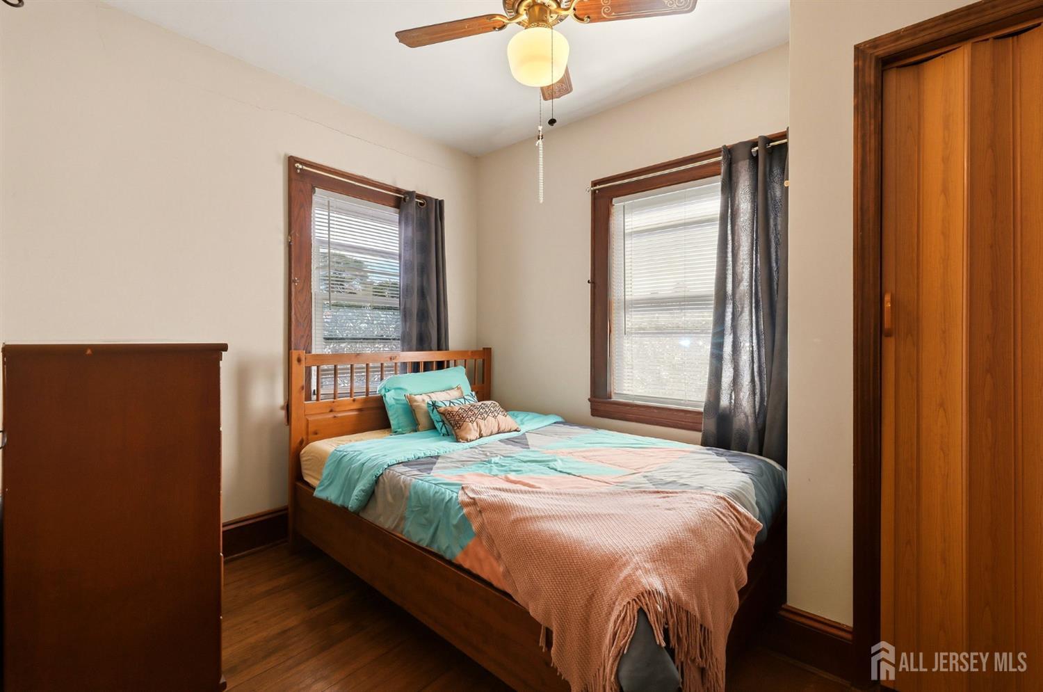 Listing photo 6