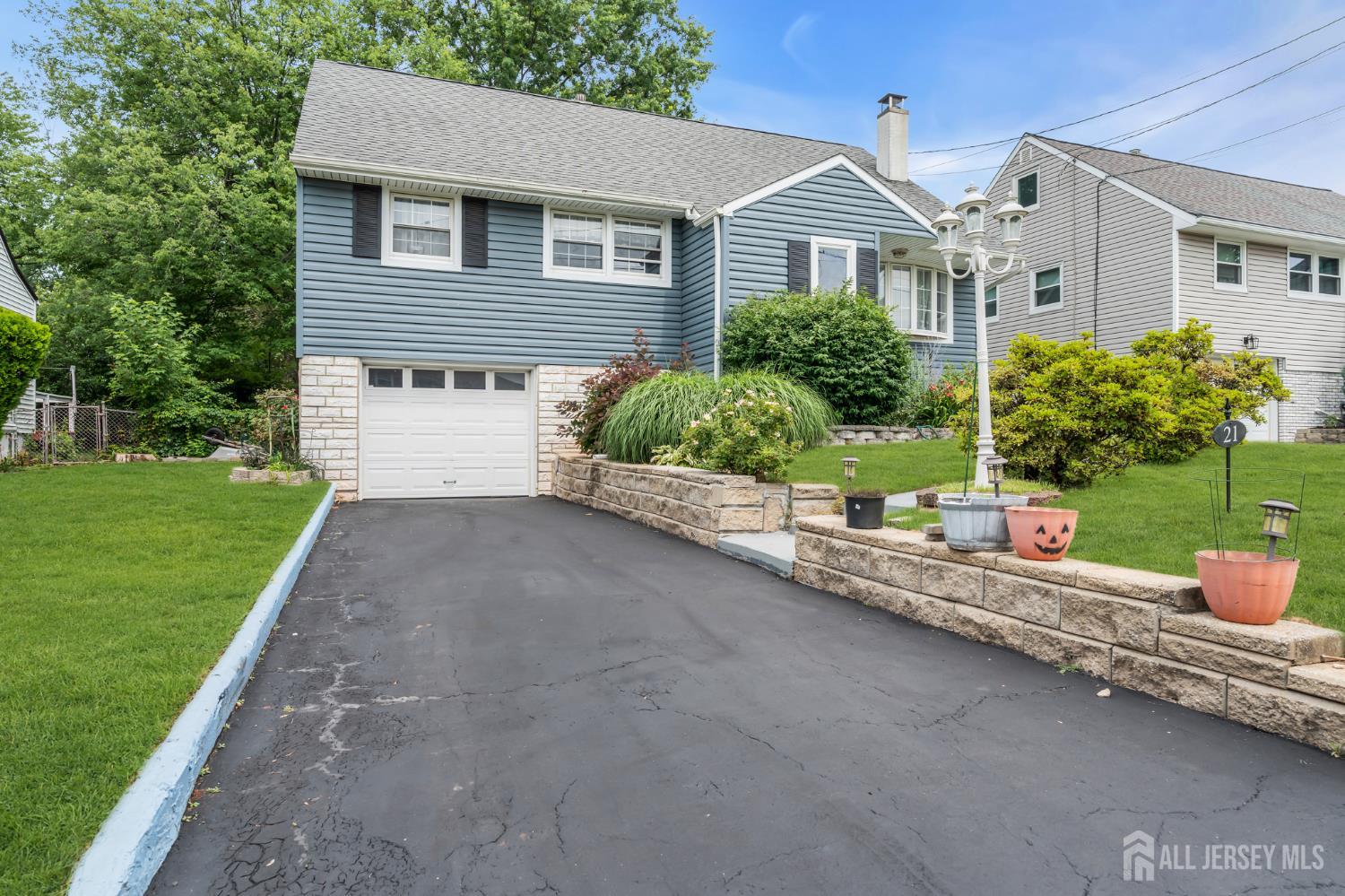 Photo 2 of Single family home for sale at 21 Mcguire St, Menlo Park Terrace, NJ 08840 | MLS# 2705522R | Listing updated on 2026-10-05