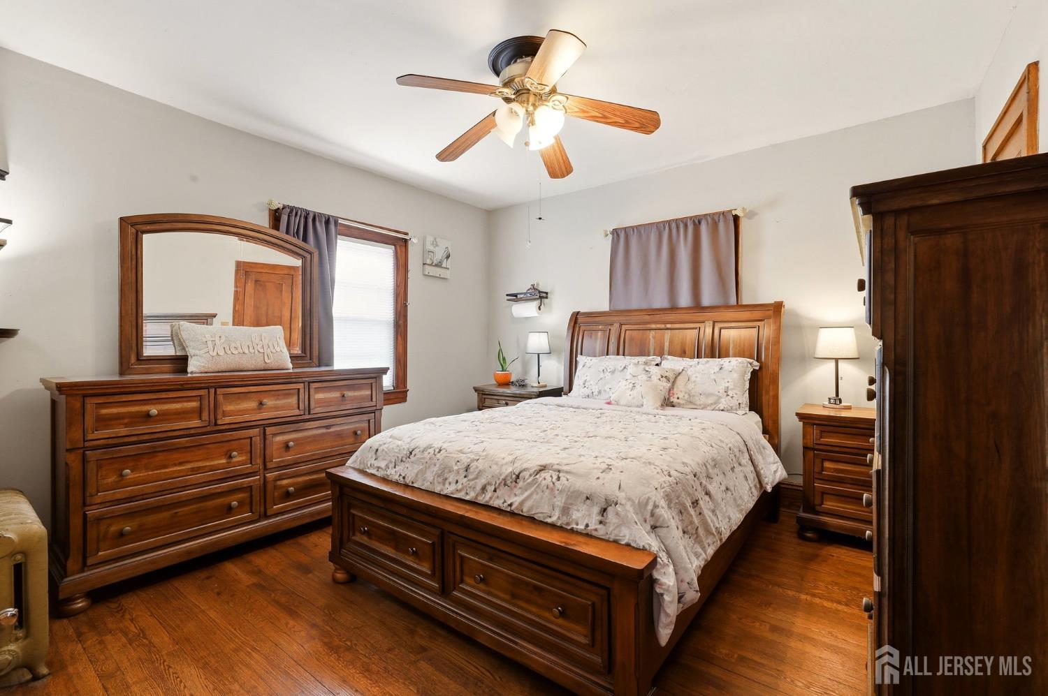Photo 3 of Single family home for sale at 958 Carteret Ave, Union Twp, NJ 07083 | MLS# 2705369R | Listing updated on 2026-10-01