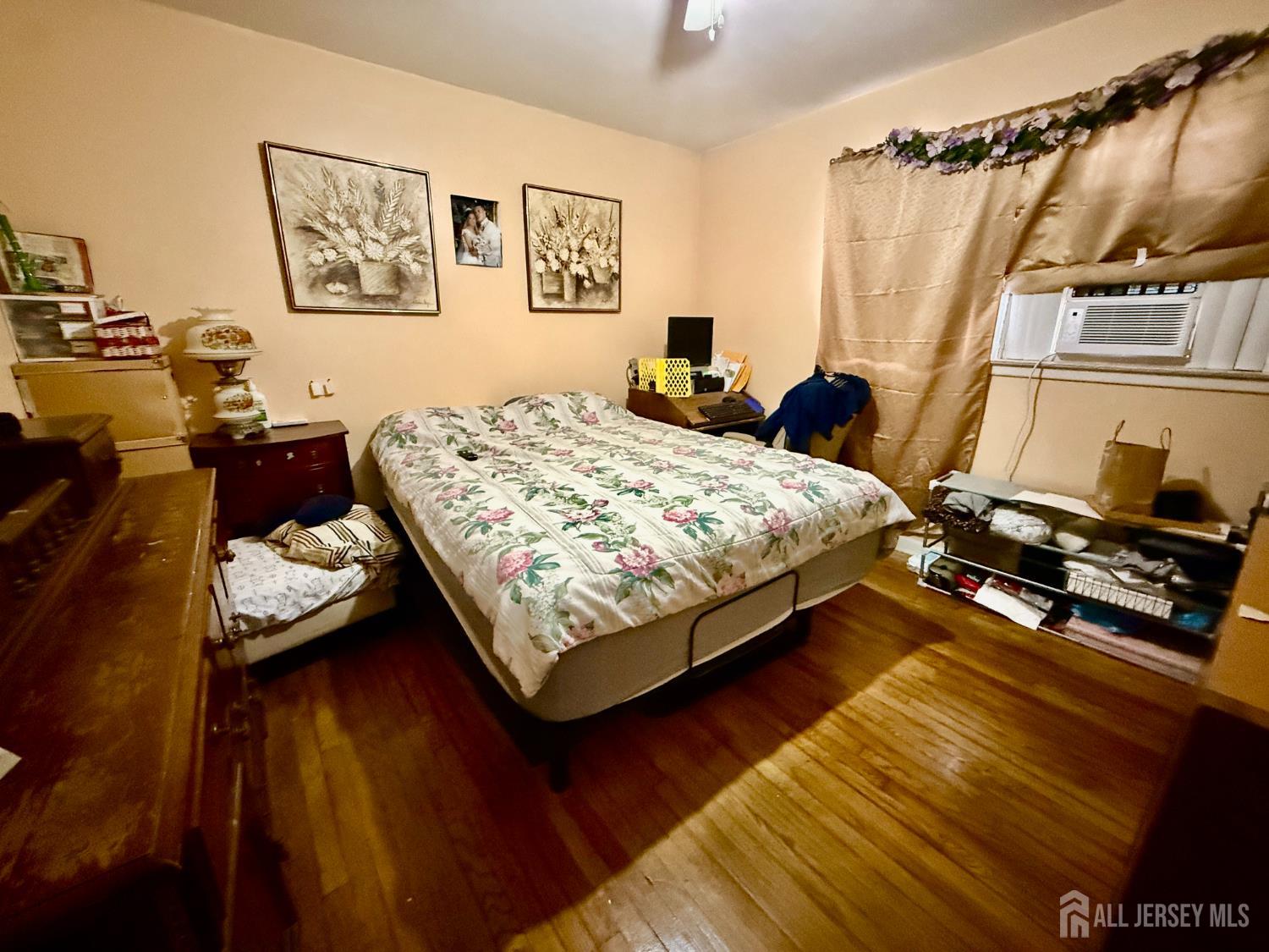Photo 4 of Single family home for sale at 114 Maple St, Colonia, NJ 07067 | MLS# 2705486R | Listing updated on 2026-10-07