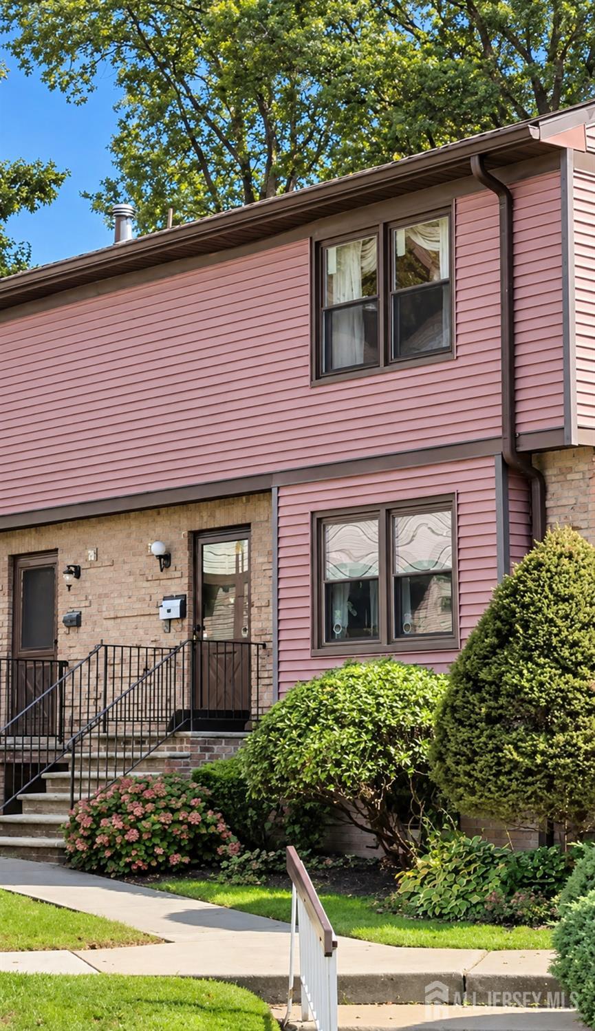 71 Highview Drive
