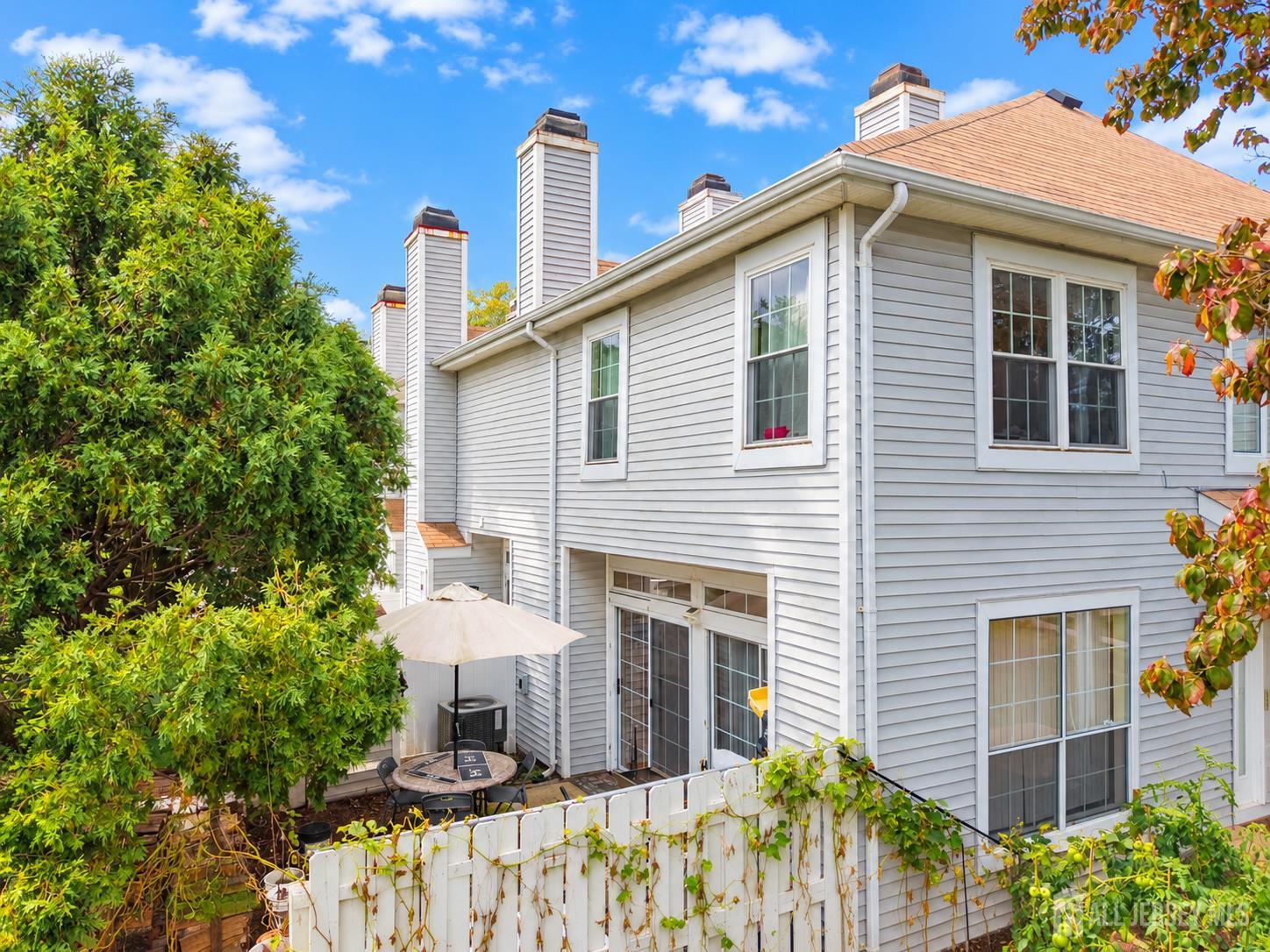 Photo 3 of Townhouse for sale at 22 Borelle Sq, Sayreville, NJ 08859 | MLS# 2705480R | Listing updated on 2026-10-03