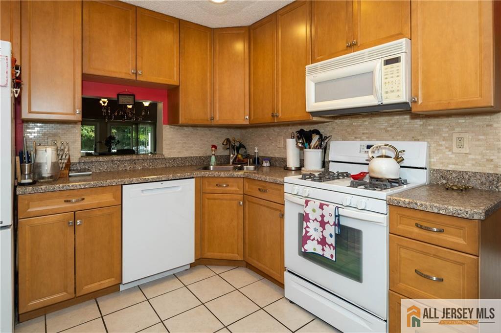 Photo 3 of Townhouse for sale at 49 Albury Way, North Brunswick, NJ 08902 | MLS# 2770616M | Listing updated on 2026-10-04
