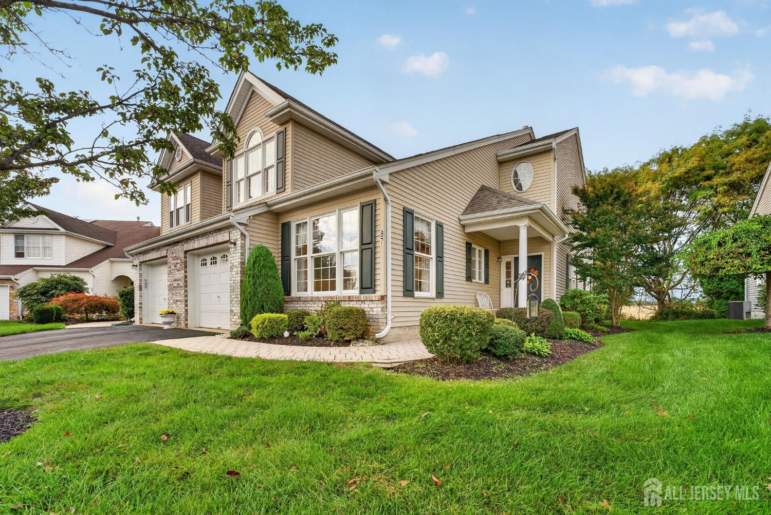 Townhouse for sale at 87 SW Saratoga Ct, Franklin, NJ 08873 | MLS# 2705579R