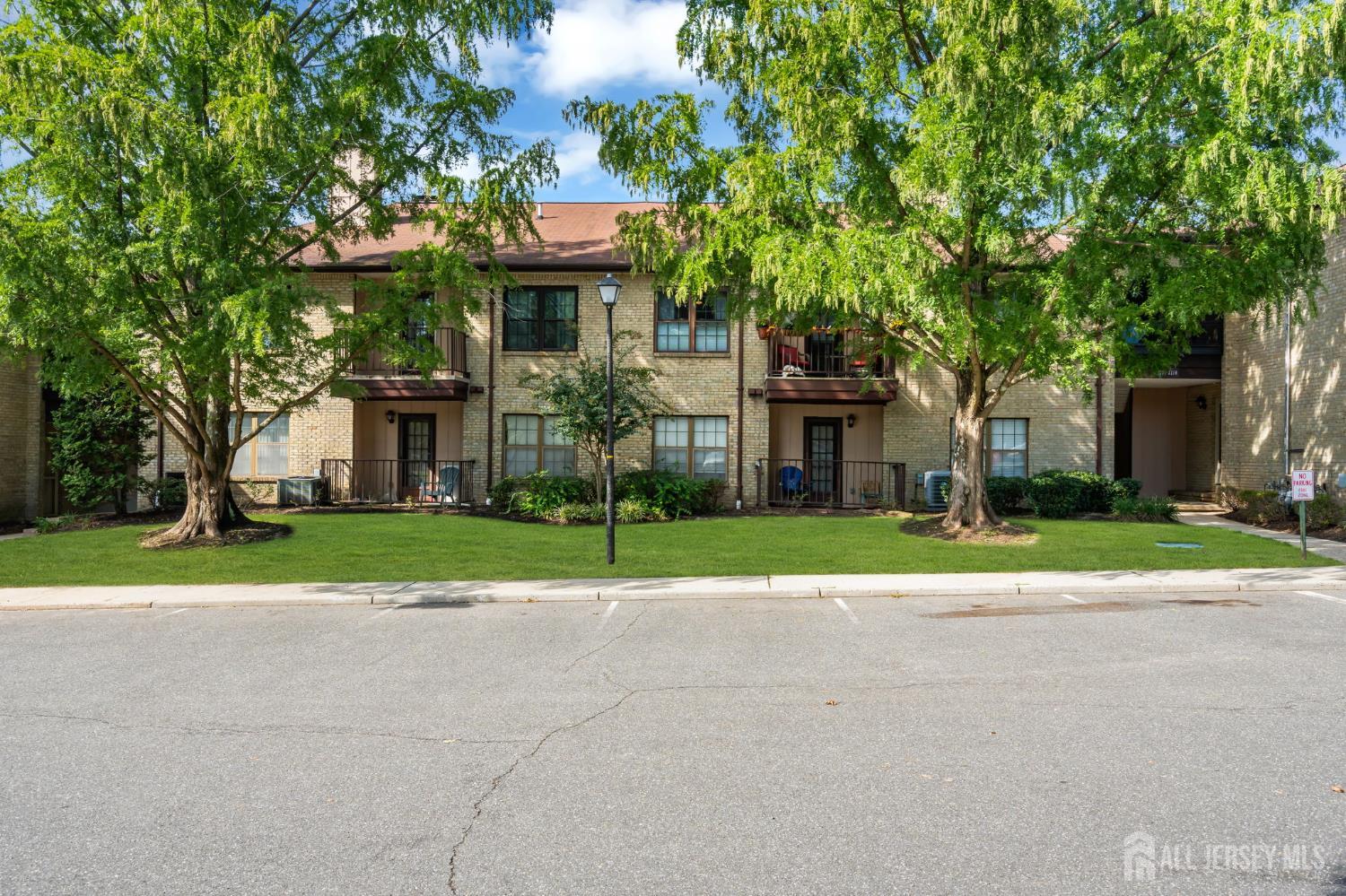 Photo 2 of Condo for sale at 1102 Wellington Pl, Aberdeen, NJ 07747 | MLS# 2705404R | Listing updated on 2026-10-07