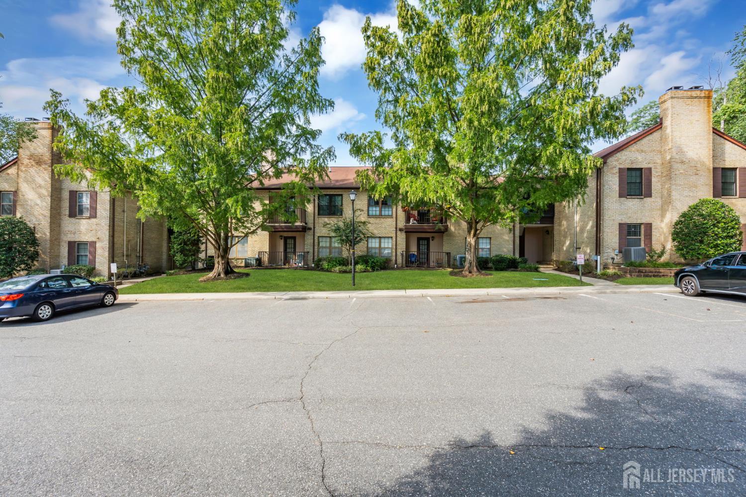 Listing Photo 4 - Condo for sale in building located at 1102 Wellington Pl, Matawan, NJ 07747