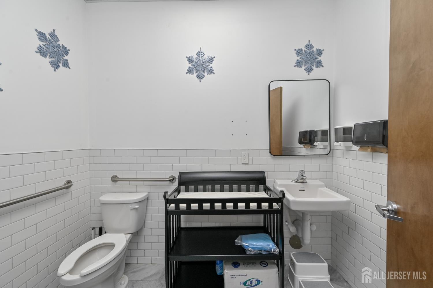Listing photo 6