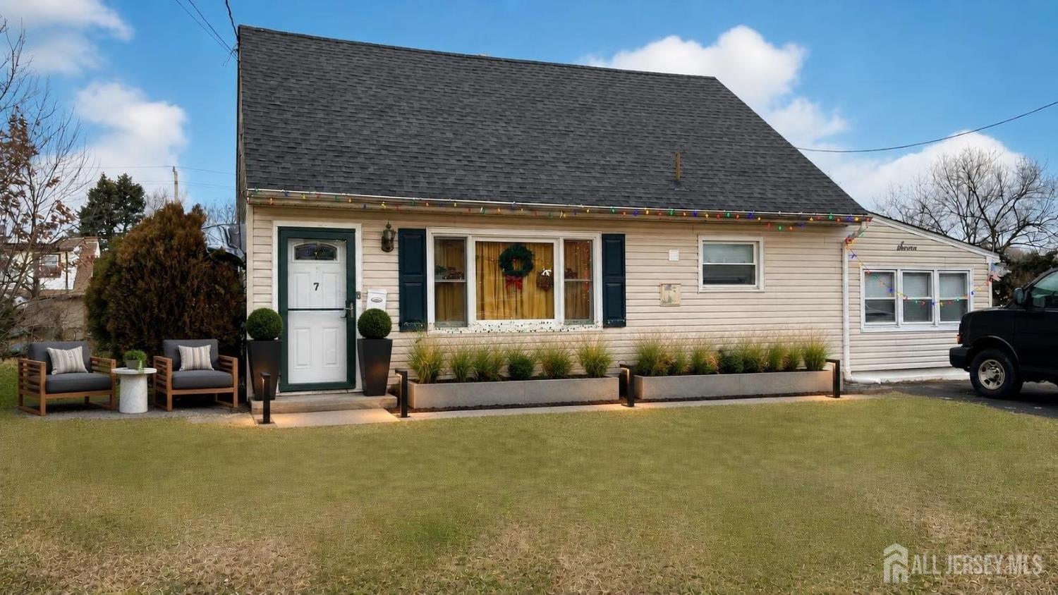 Photo 1 of Single family home for sale at 7 Kendall Dr, Parlin, NJ 08859 | MLS# 2705675R | Listing updated on 2026-10-07