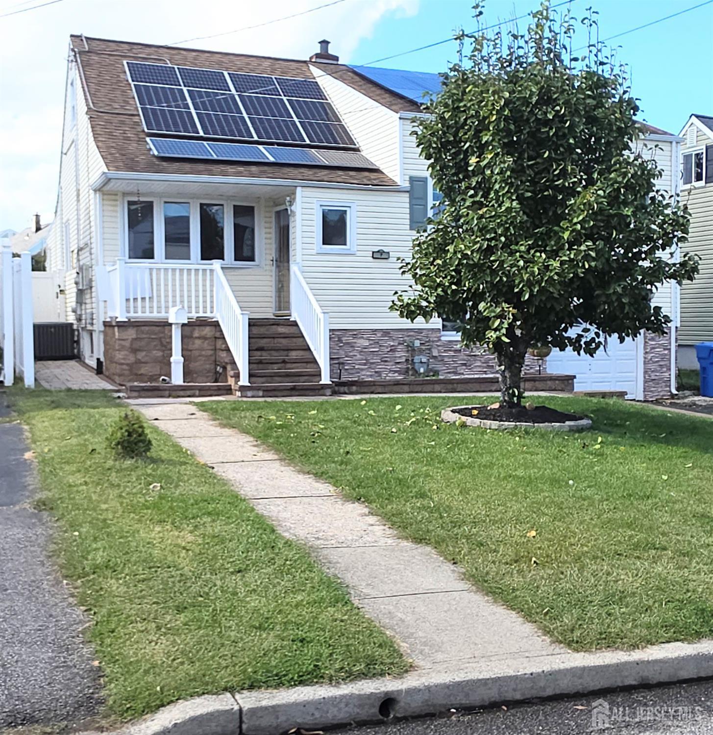 Photo 1 of Single family home for sale at 7 Inverness Ter, Fords, NJ 08863 | MLS# 2705750R | Listing updated on 2026-10-06