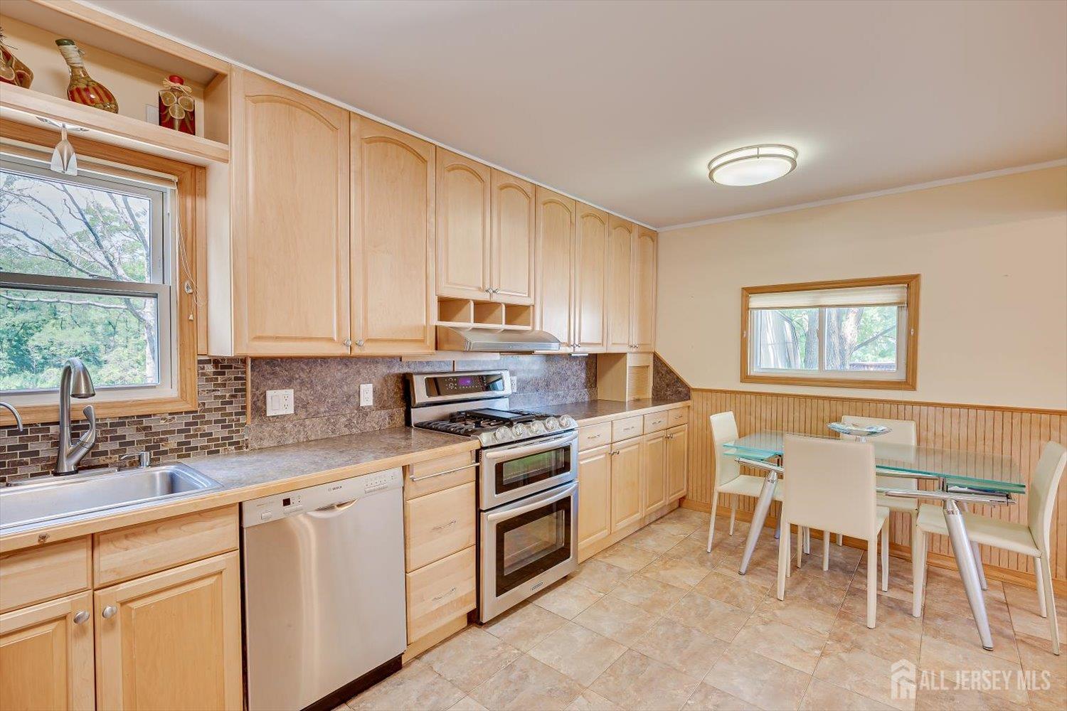 221 N Hill Road