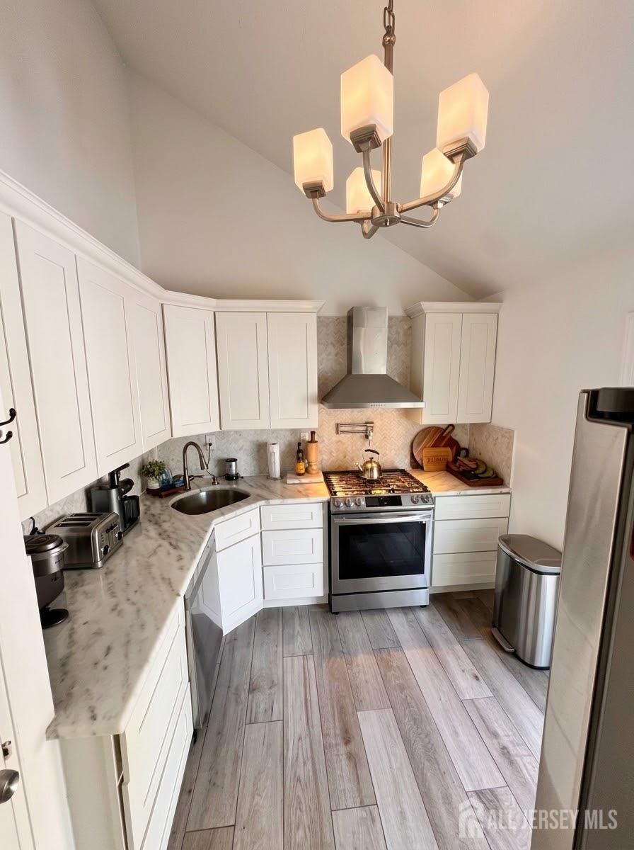 Photo 4 of Single family home for sale at 822 Barry Ave, Perth Amboy, NJ 08861 | MLS# 2705820R | Listing updated on 2026-10-16