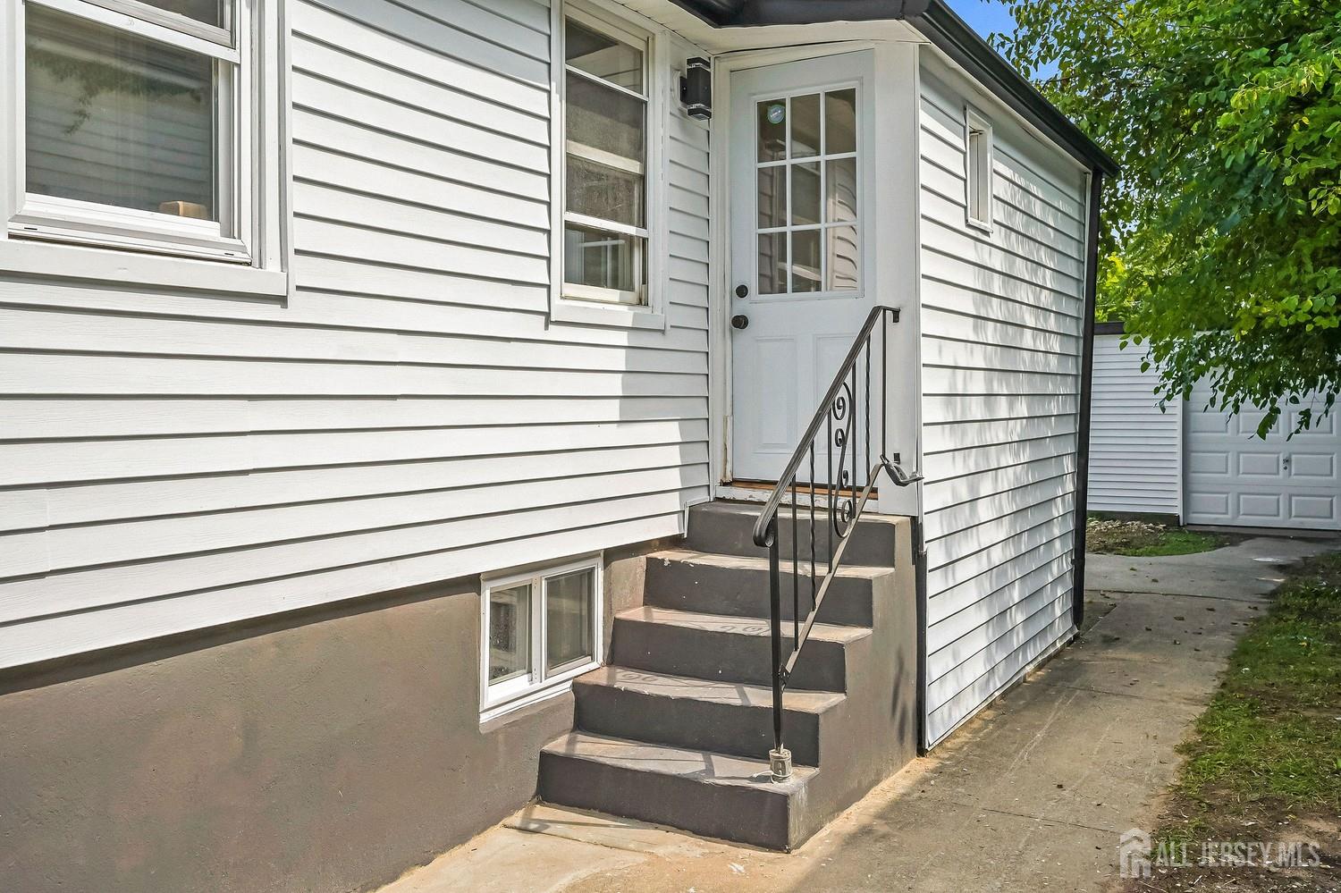 Photo 4 of Single family home for sale at 181 Hilltop Blvd, Old Bridge, NJ 07735 | MLS# 2705768R | Listing updated on 2026-10-06