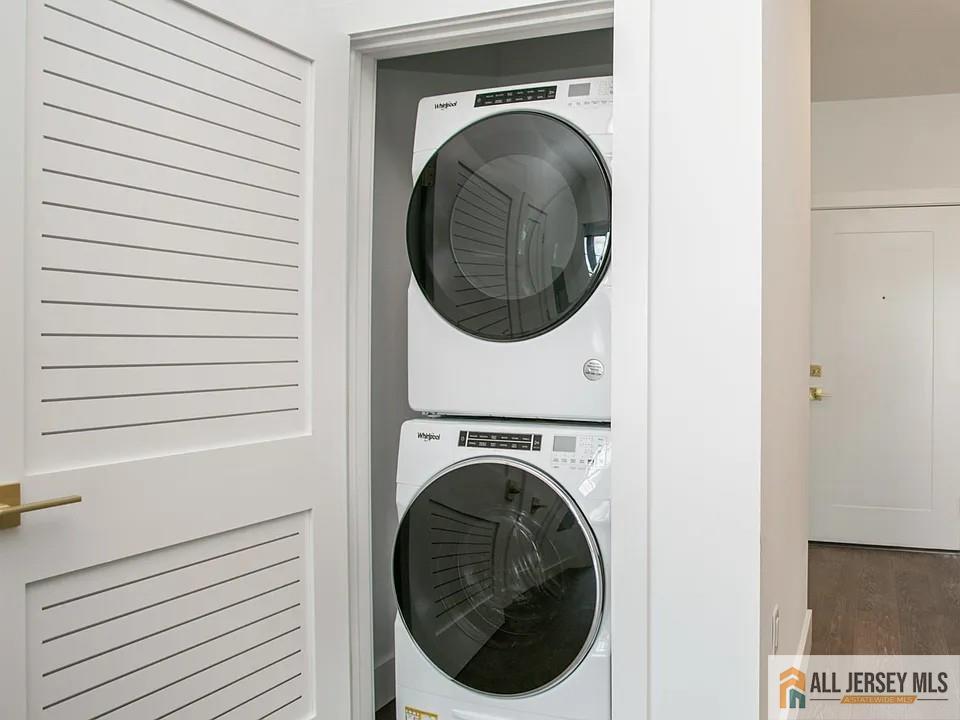 Photo 3 of Condo for sale at 386 5th Street #301, Jersey City, NJ 07302 | MLS# 2770695M | Listing updated on 2026-10-09
