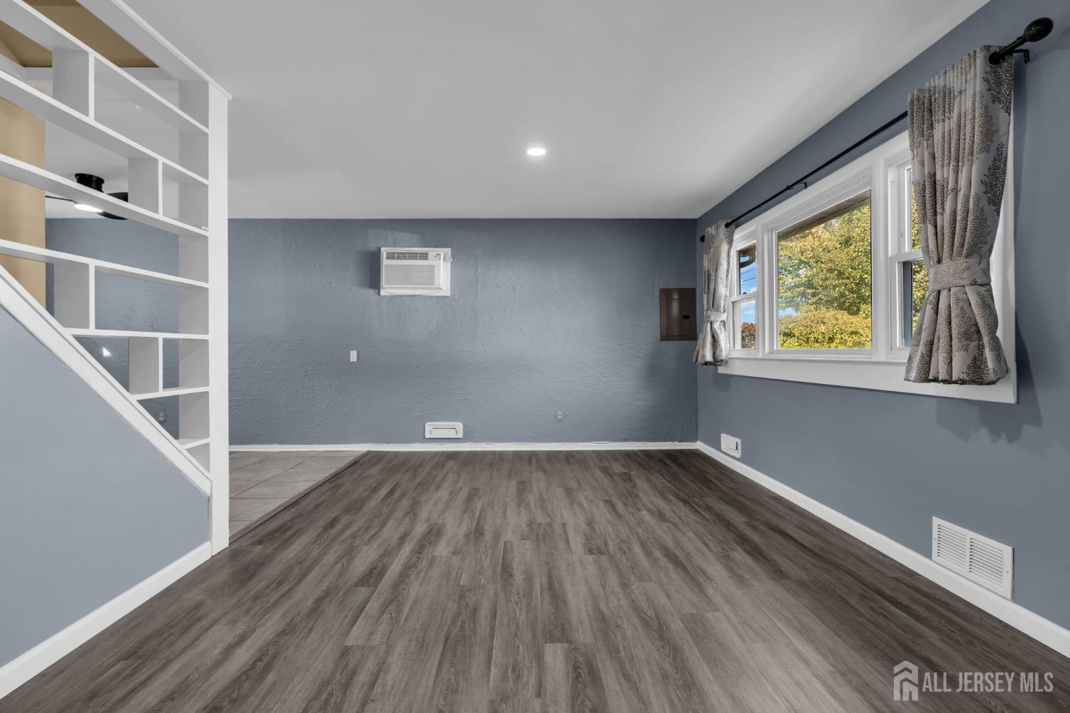 Photo 4 of Single family home for sale at 110 W Warren St Woodbridge T St, Iselin, NJ 08830 | MLS# 2705450R | Listing updated on 2026-10-09