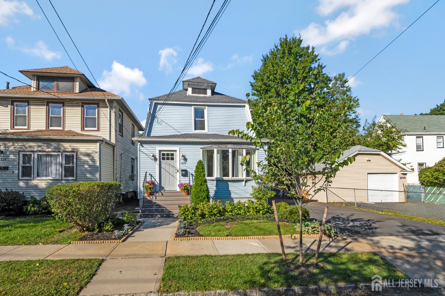 Photo 1 of Single family home for sale at 208 Walnut St, Roselle Park, NJ 07204 | MLS# 2705882R | Listing updated on 2026-10-10