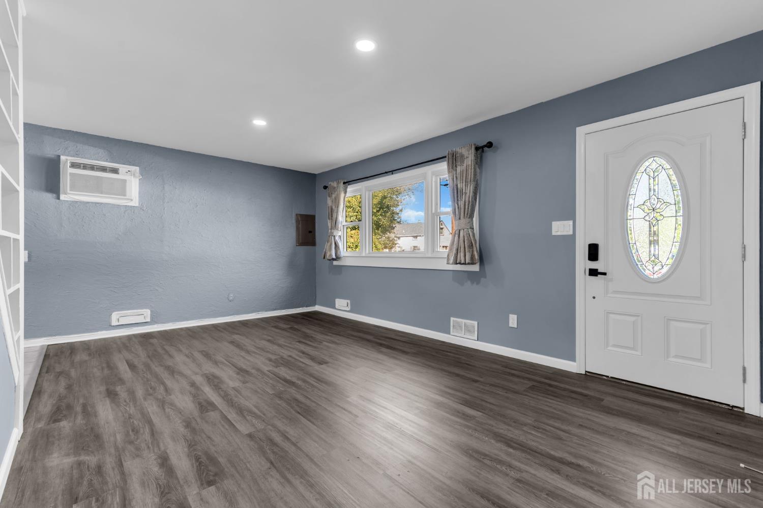 Photo 3 of Single family home for sale at 110 W Warren St Woodbridge T St, Iselin, NJ 08830 | MLS# 2705450R | Listing updated on 2026-10-09
