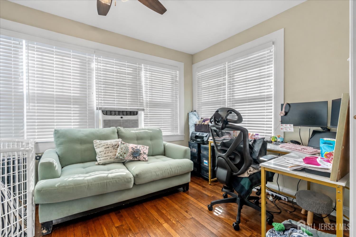 Listing photo 6