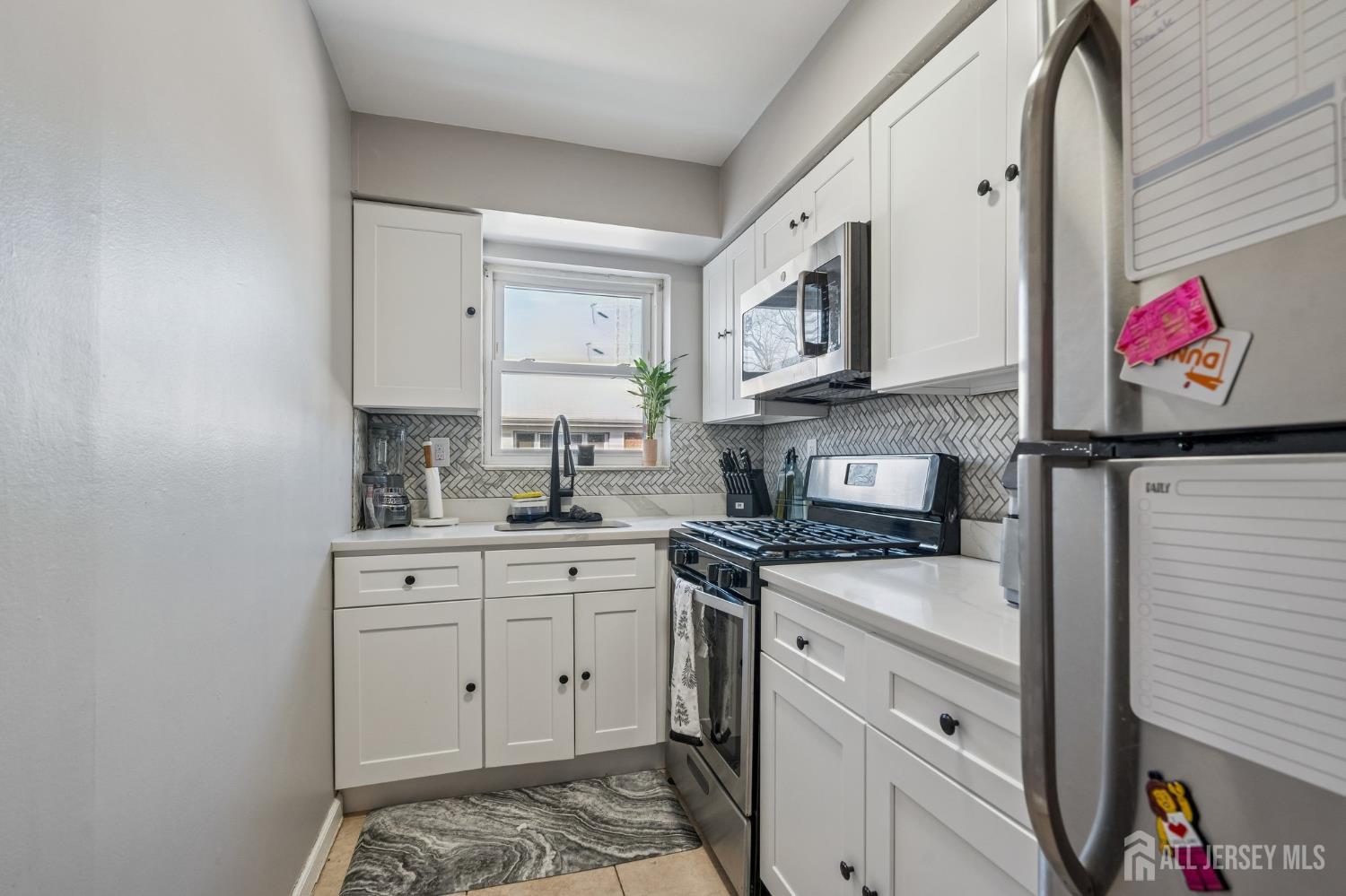 Photo 3 of Condo for sale at 43 Gramercy Gdns #B, Middlesex, NJ 08846 | MLS# 2705946R | Listing updated on 2026-10-08