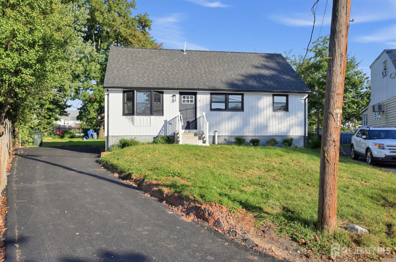 Photo 1 of Single family home for sale at 4 Universal Ave, Iselin, NJ 08830 | MLS# 2705940R | Listing updated on 2026-10-08
