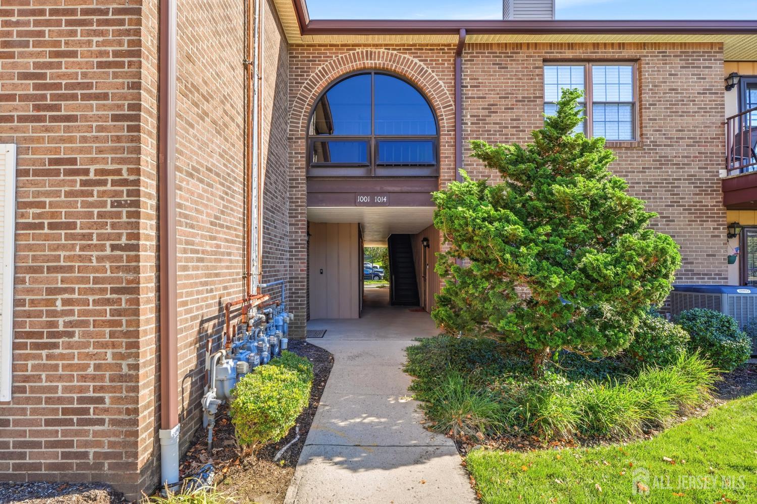 1001 Wellington Place