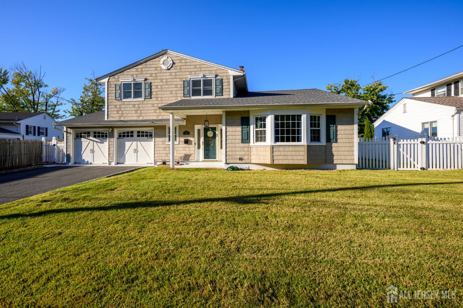 Photo 1 of Single family home for sale at 41 Wilson Dr, Fords, NJ 08863 | MLS# 2705993R | Listing updated on 2026-10-09