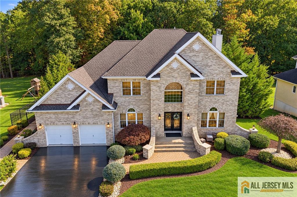 Photo 3 of Single family home for sale at 10 Treetops Dr, Monroe Township, NJ 08831 | MLS# 2770704M | Listing updated on 2026-10-09