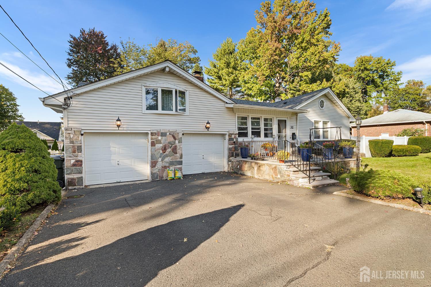 Photo 2 of Single family home for sale at 32 E Hegel Ave, Colonia, NJ 07067 | MLS# 2705969R | Listing updated on 2026-10-13