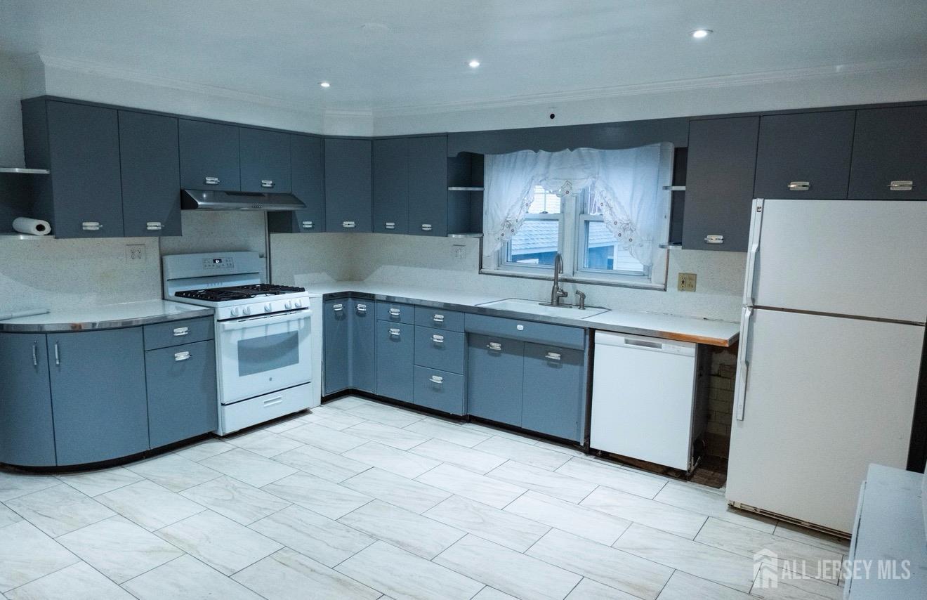 Photo 4 of Single family home for sale at 1 Mary St, Sayreville, NJ 08872 | MLS# 2706038R | Listing updated on 2026-10-11