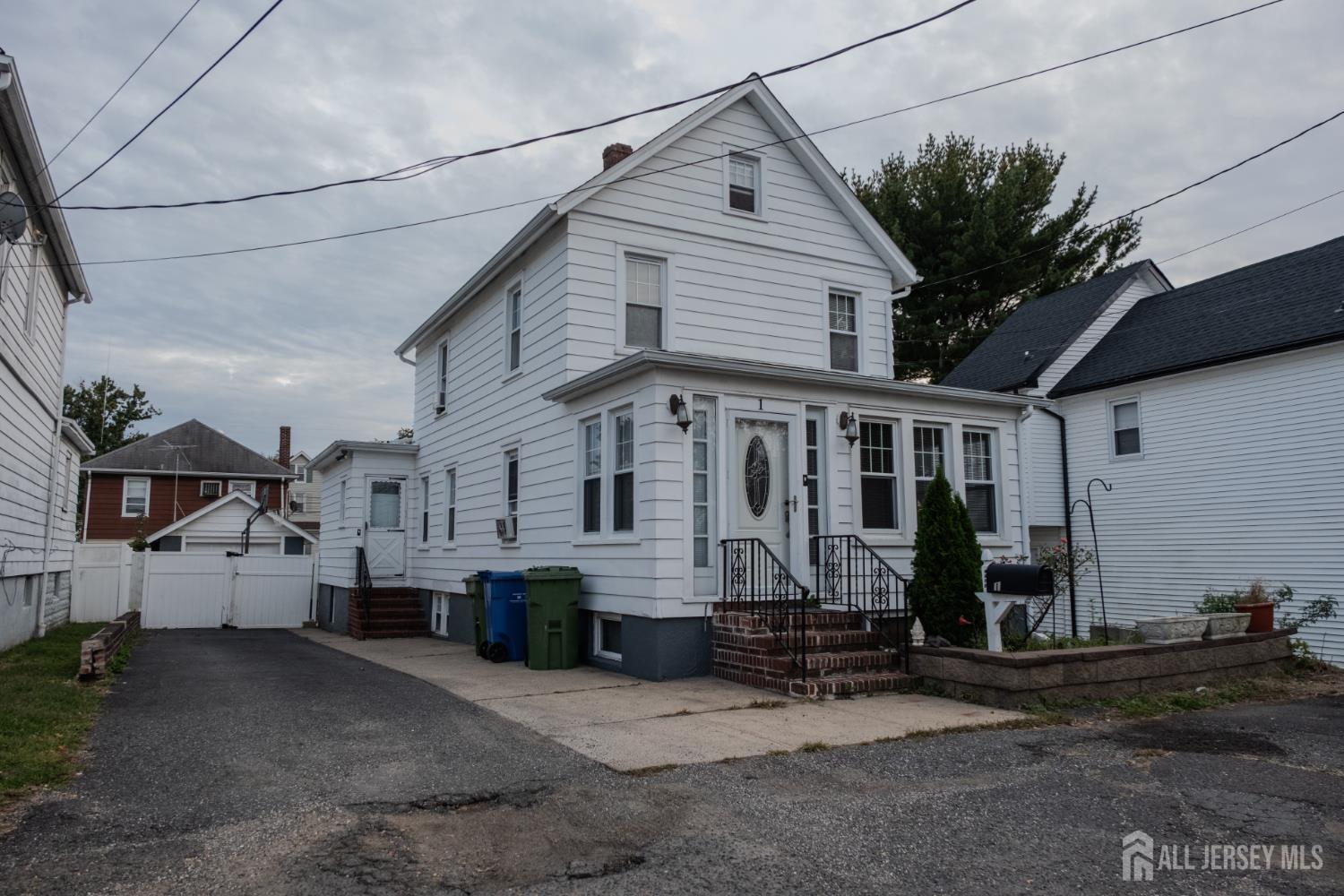 Photo 2 of Single family home for sale at 1 Mary St, Sayreville, NJ 08872 | MLS# 2706038R | Listing updated on 2026-10-11