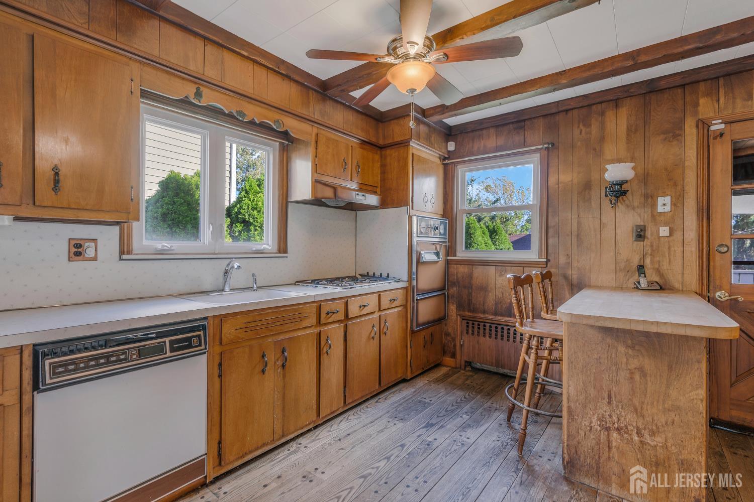Photo 3 of Single family home for sale at 205 Green St, Woodbridge, NJ 07095 | MLS# 2706066R | Listing updated on 2026-10-11