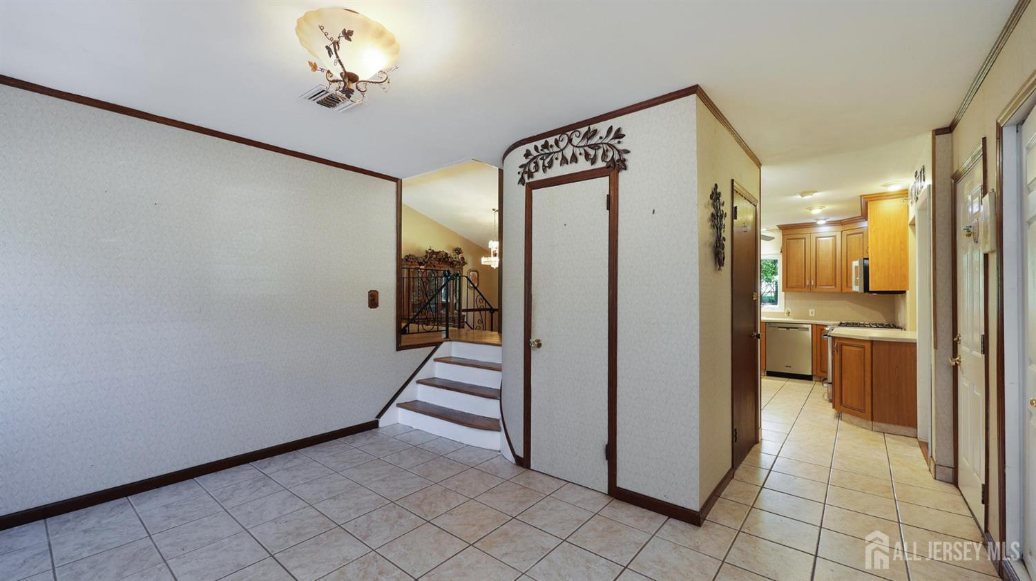 Photo 3 of Single family home for sale at 12 Nightingale St, Edison, NJ 08820 | MLS# 2706141R | Listing updated on 2026-10-13