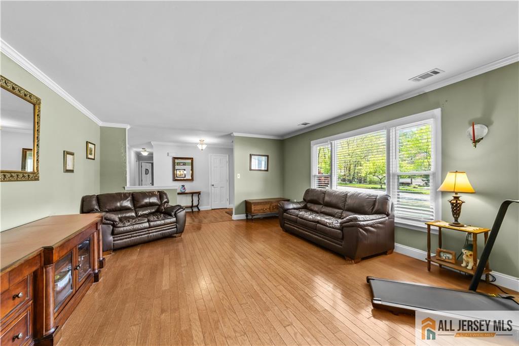 Photo 4 of Single family home for sale at 7 Michelle St, Monroe, NJ 08831 | MLS# 2770708M | Listing updated on 2026-10-14