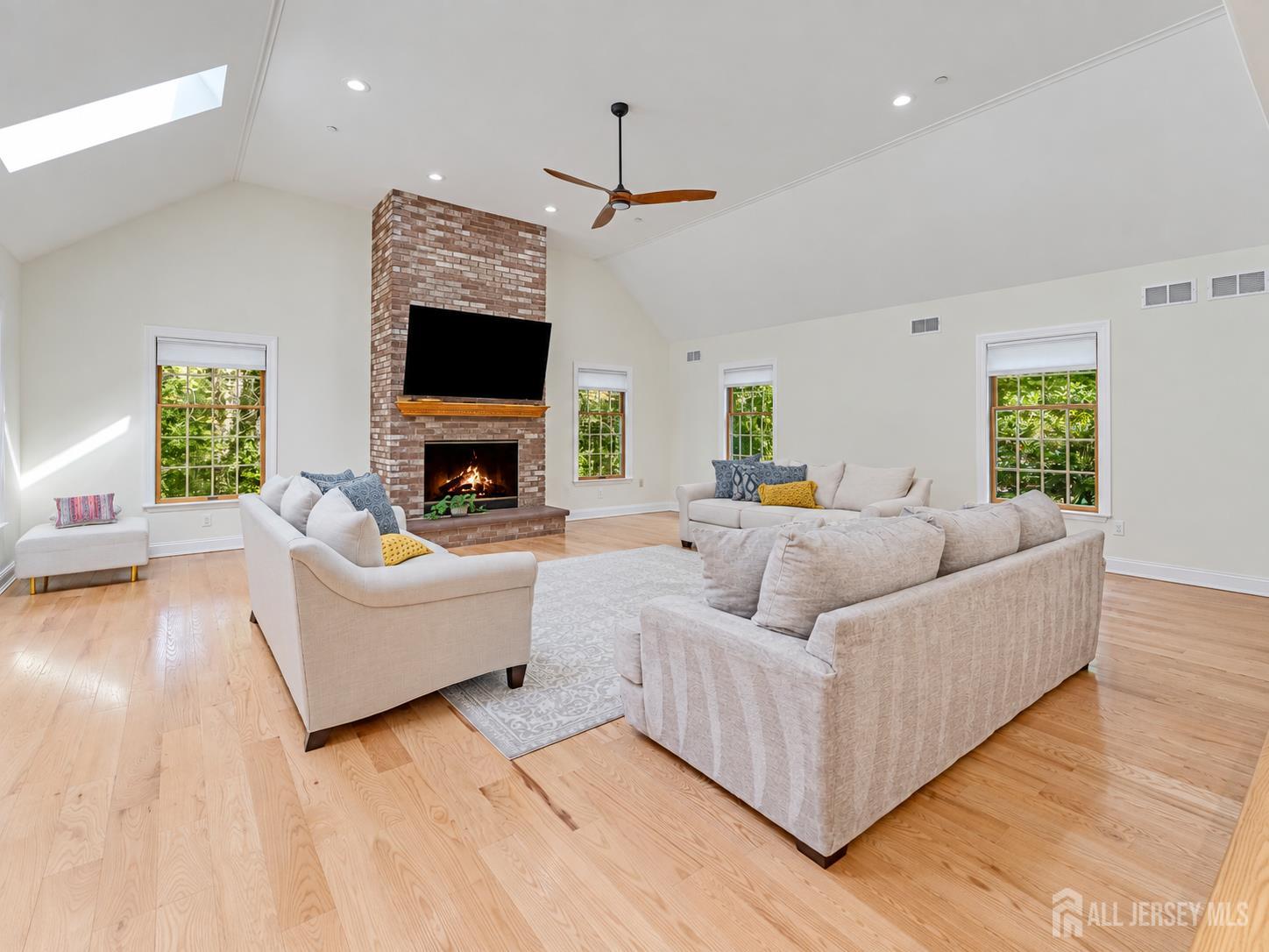 Photo 3 of Single family home for sale at 931 Vosseller Ave, Martinsville, NJ 08836 | MLS# 2706245R | Listing updated on 2026-10-14