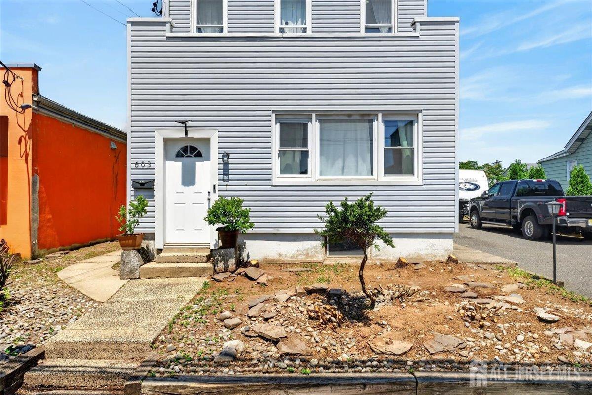 Photo 3 of Single family home for sale at 603 Lincoln Blvd, Middlesex, NJ 08846 | MLS# 2706239R | Listing updated on 2026-10-14