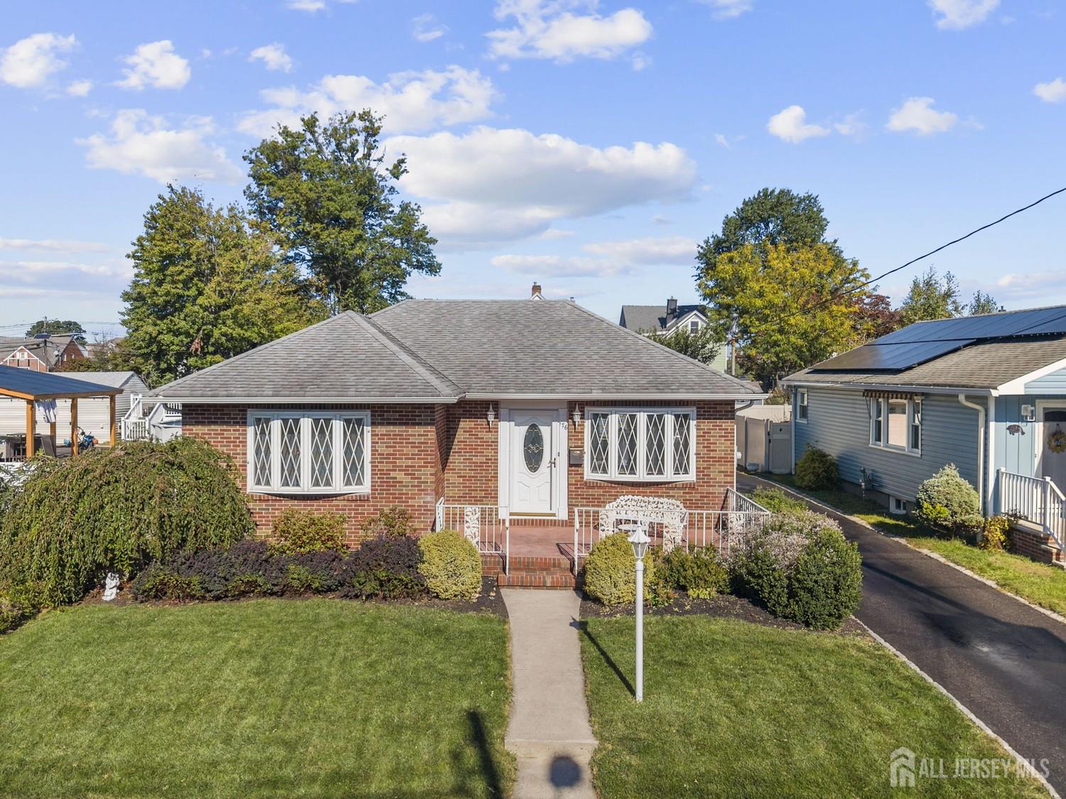 Photo 2 of Single family home for sale at 176 Grenville St, Woodbridge, NJ 07095 | MLS# 2706228R | Listing updated on 2026-10-14