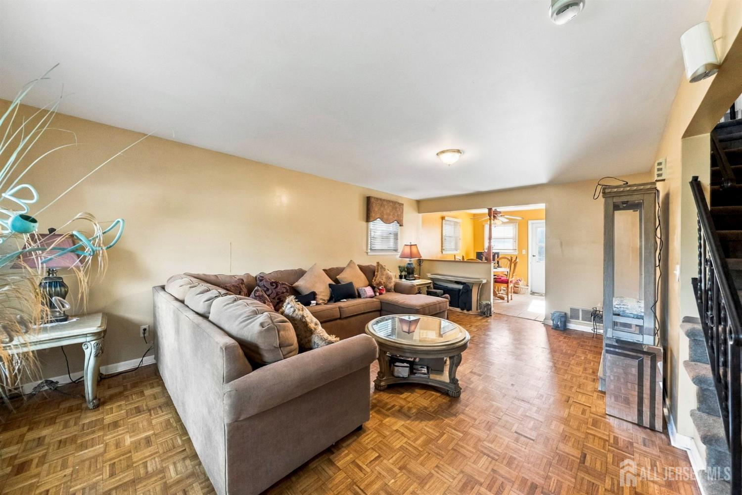 Listing photo 7