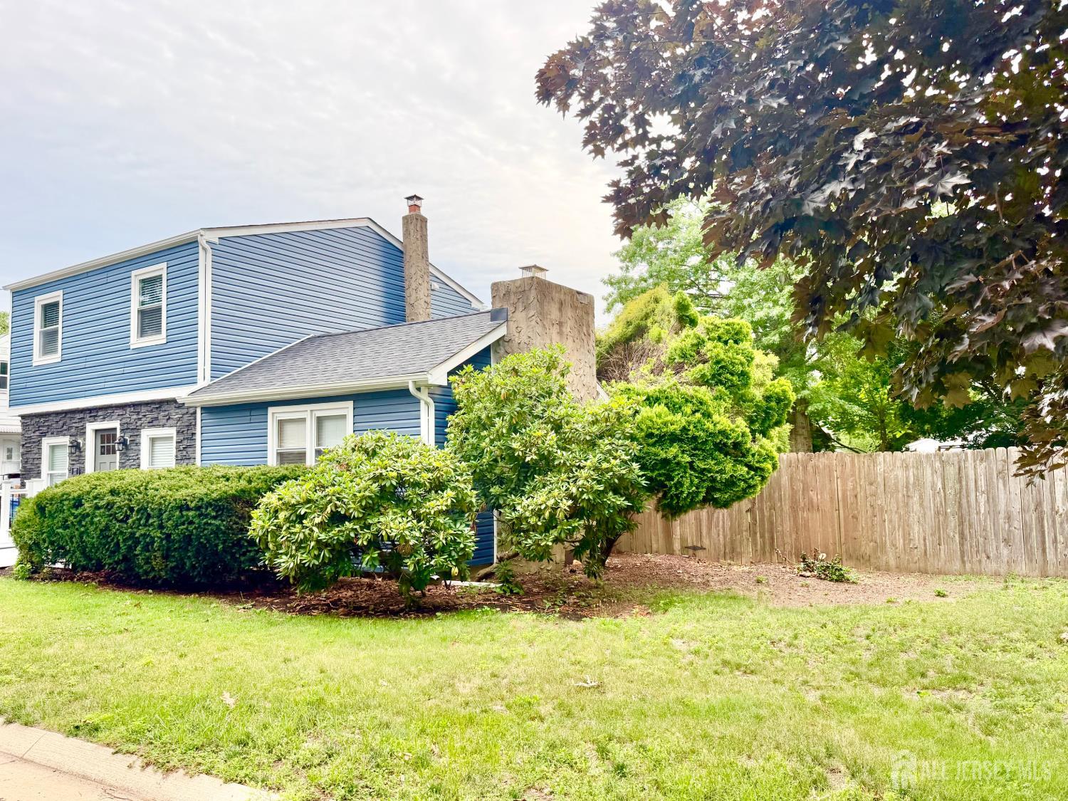 Listing photo 6